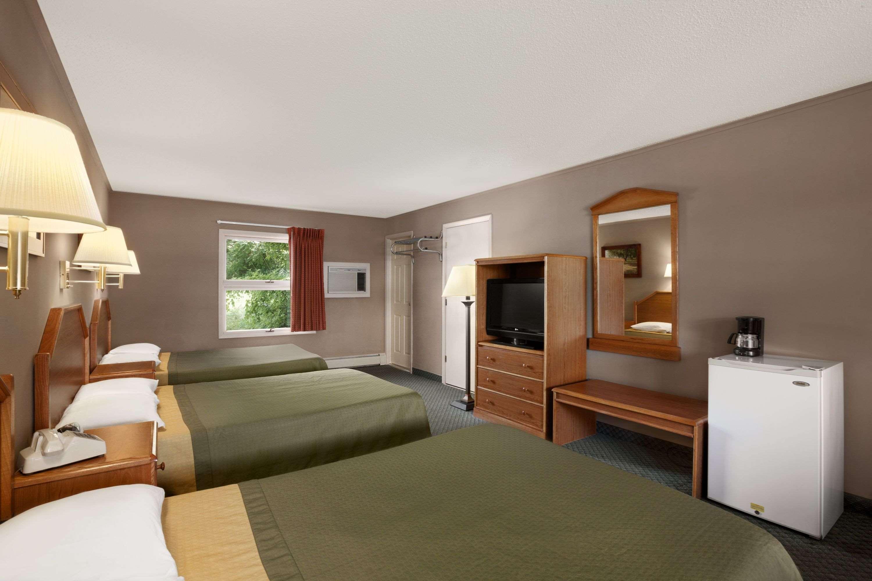 Super 8 By Wyndham Lake George/Downtown Ngoại thất bức ảnh