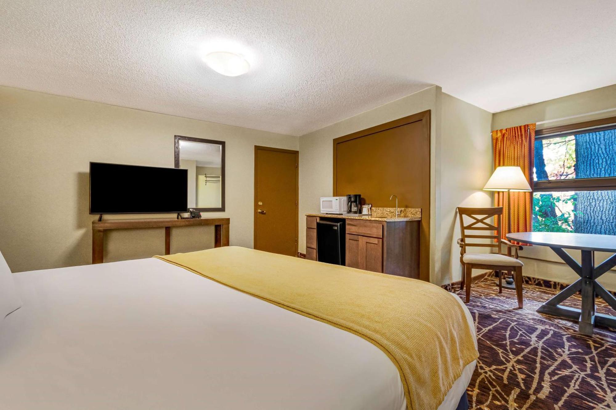 Super 8 By Wyndham Lake George/Downtown Ngoại thất bức ảnh